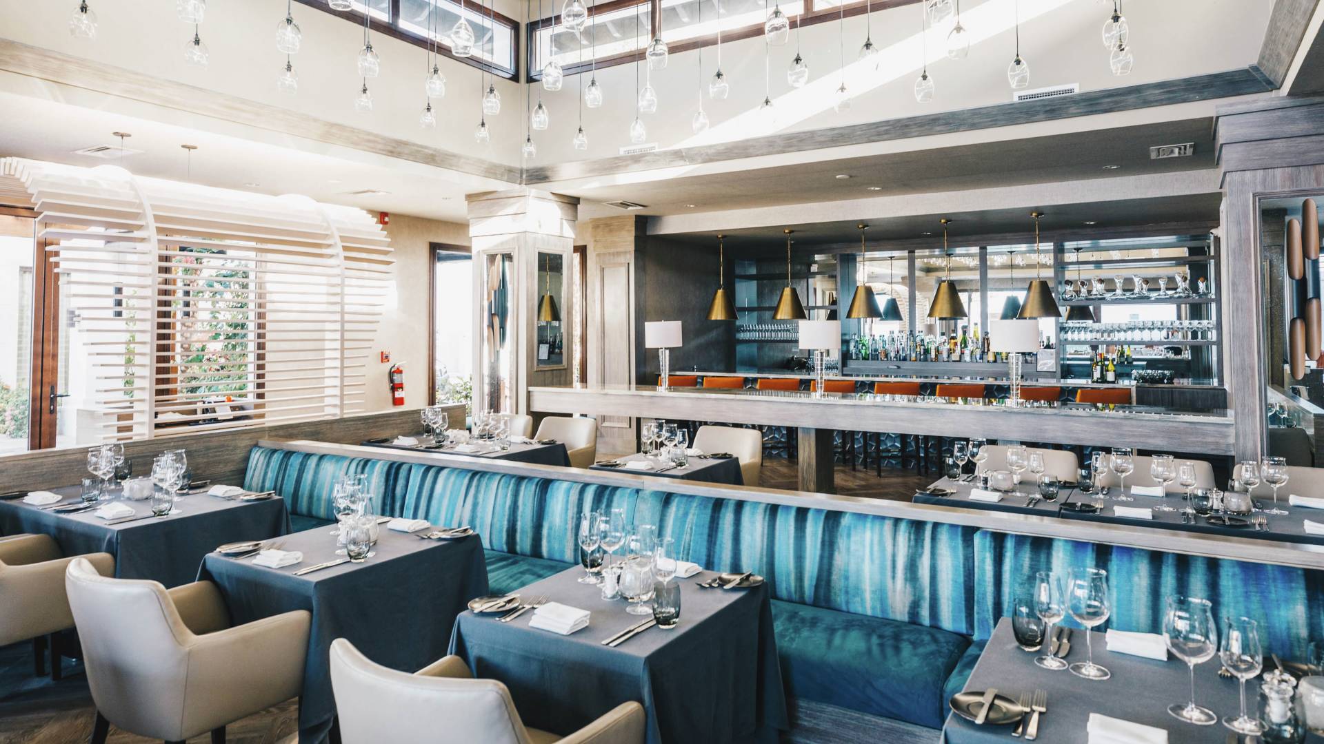 ストーン ゼミ・ビーチハウス・アンギラ・ファインダイニング・レストラン